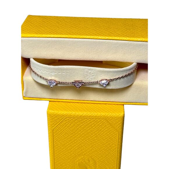 Swarovski Ortyx bracelet Triangle cut, White, Rose gold-tone plated Medium - Picture 4 of 7
